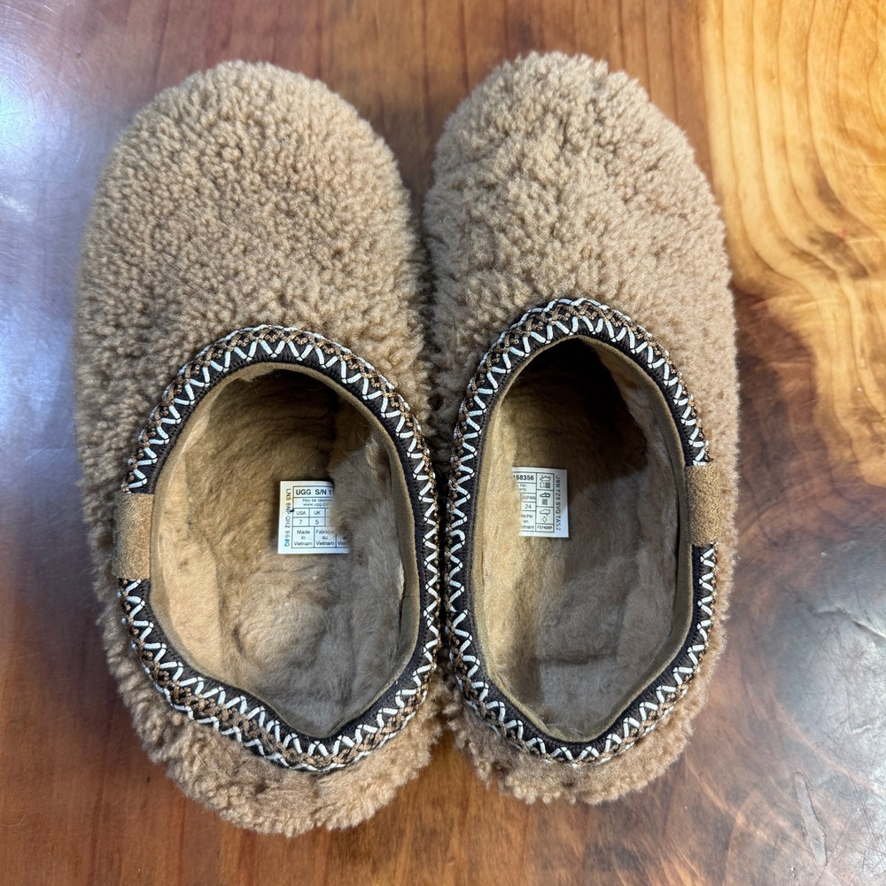 Ugg Fuzzy Tasman Curly  Maxi Slippers 7 Women's Slip on Clog Shoe Mule - Picture 2 of 8
